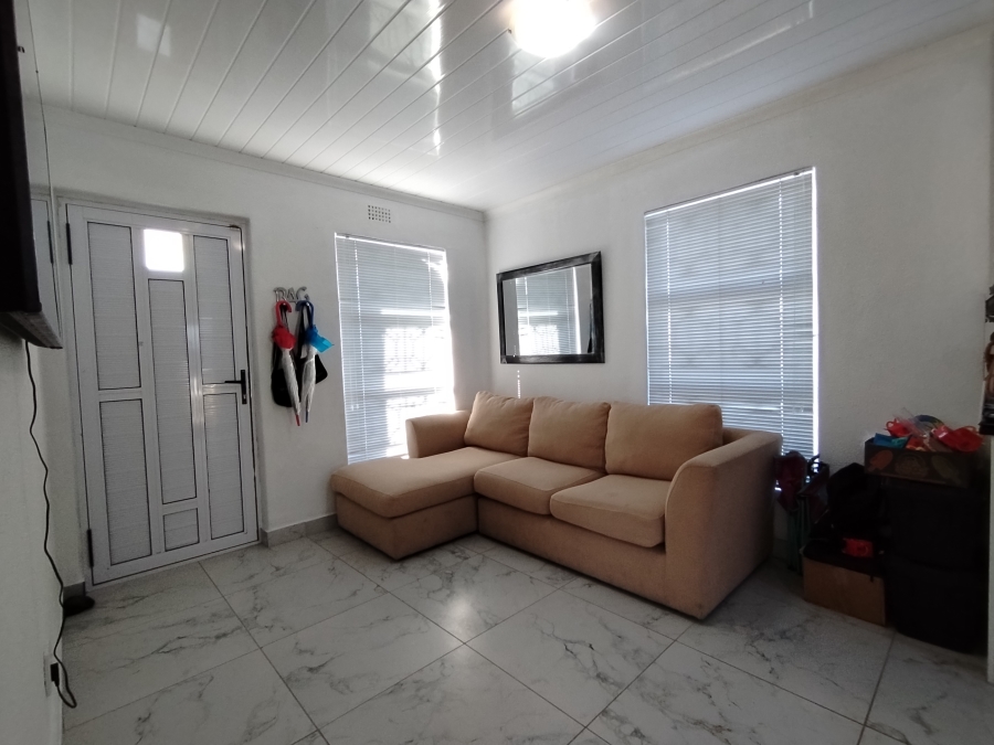 2 Bedroom Property for Sale in Silwood Heights Western Cape